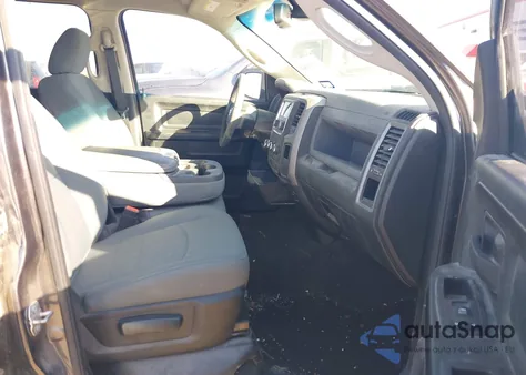 2018 Ram 1500 z USA, uszkodzony, nr VIN 1C6RR6FG8JS324962